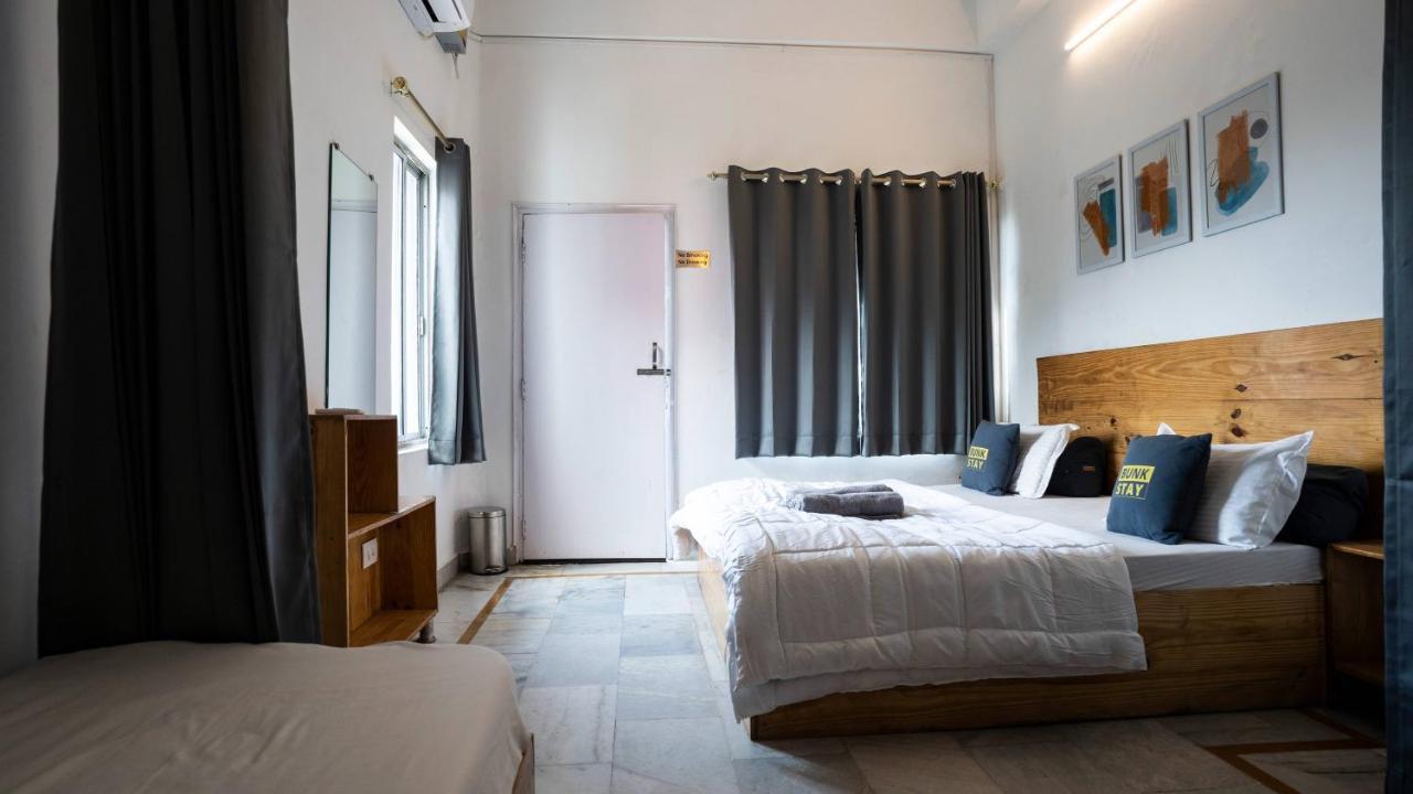 Bunkstay Coworking Hostel & Glamping Rishīkesh Extérieur photo