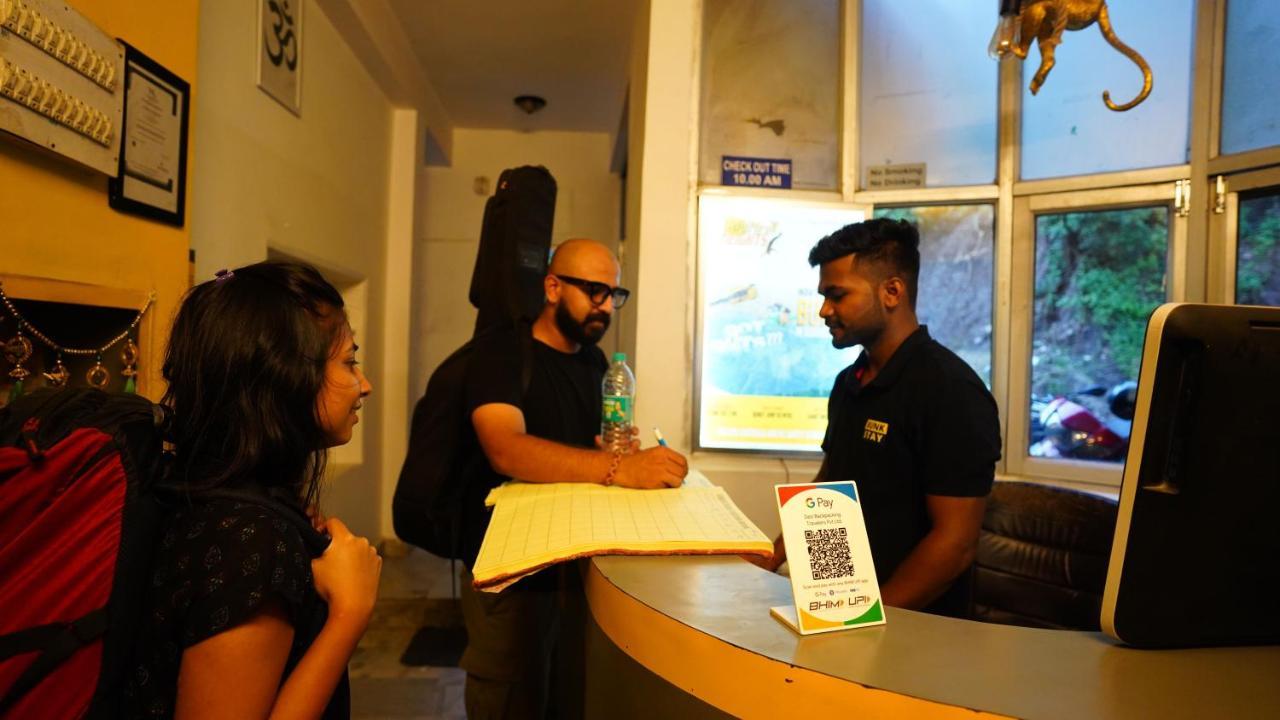 Bunkstay Coworking Hostel & Glamping Rishīkesh Extérieur photo
