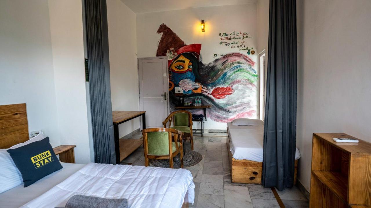Bunkstay Coworking Hostel & Glamping Rishīkesh Extérieur photo