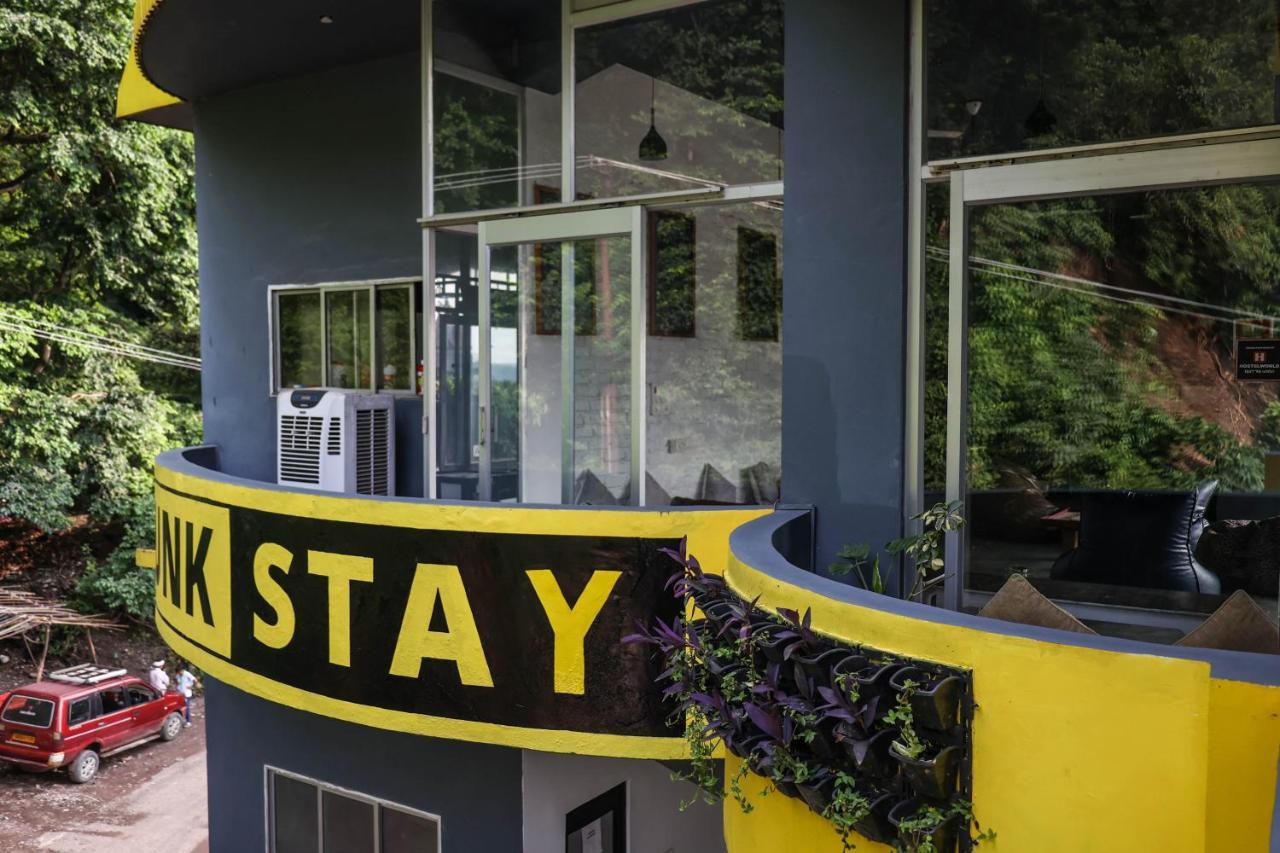 Bunkstay Coworking Hostel & Glamping Rishīkesh Extérieur photo