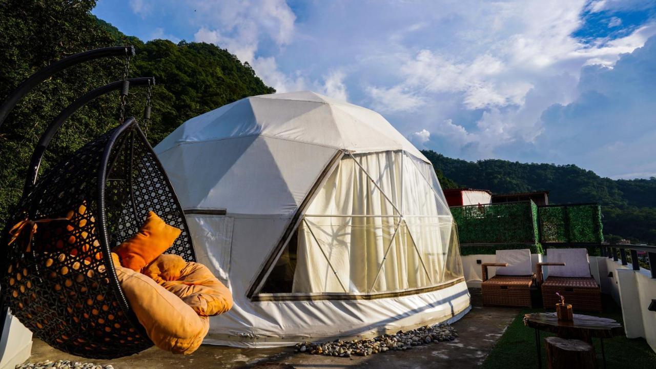 Bunkstay Coworking Hostel & Glamping Rishīkesh Extérieur photo
