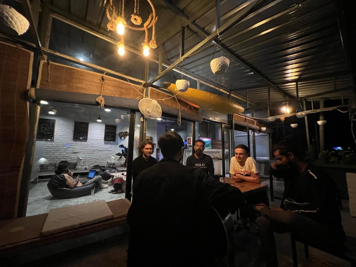 Bunkstay Coworking Hostel & Glamping Rishīkesh Extérieur photo