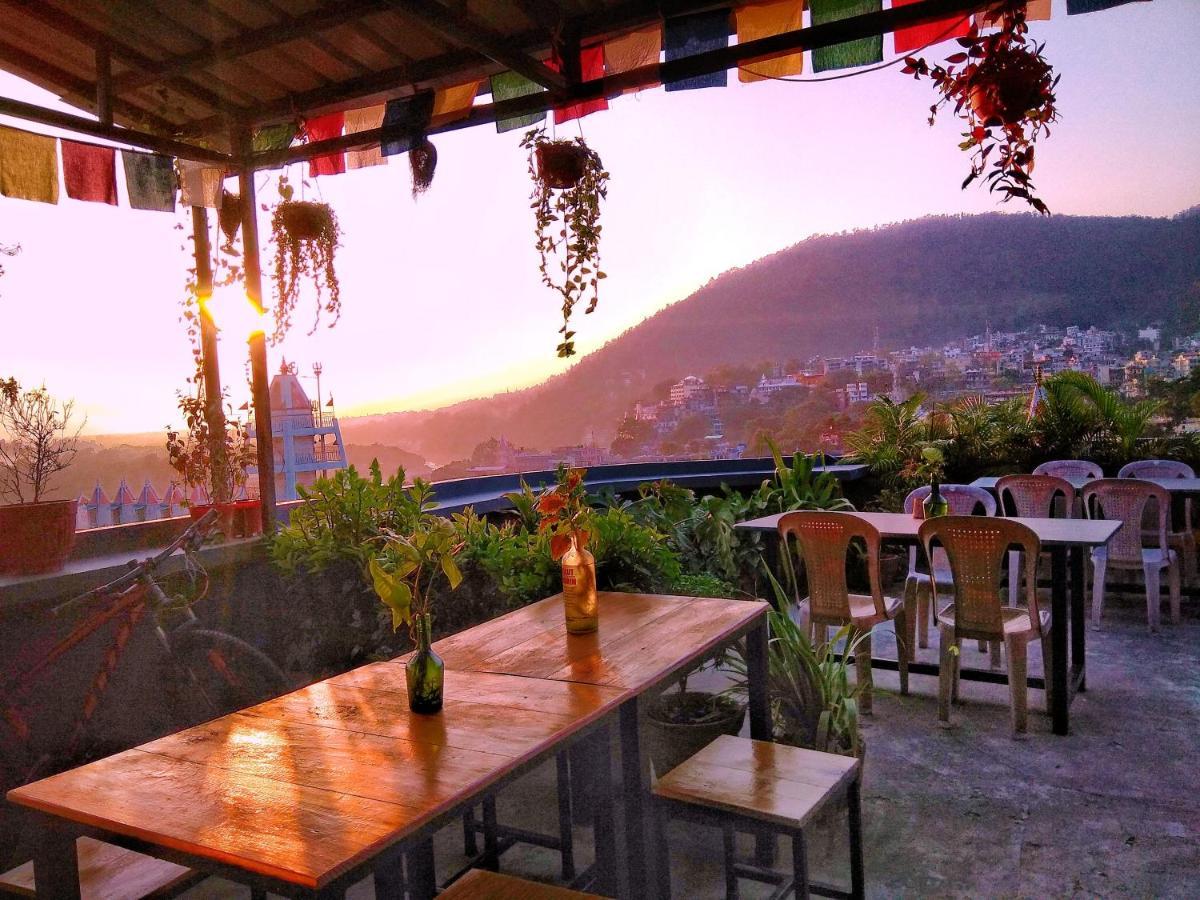 Bunkstay Coworking Hostel & Glamping Rishīkesh Extérieur photo