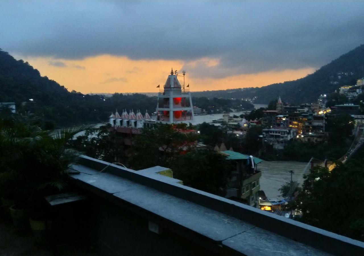 Bunkstay Coworking Hostel & Glamping Rishīkesh Extérieur photo
