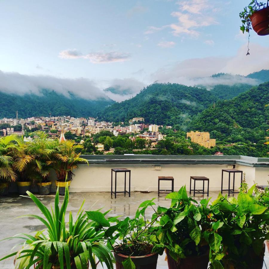 Bunkstay Coworking Hostel & Glamping Rishīkesh Extérieur photo