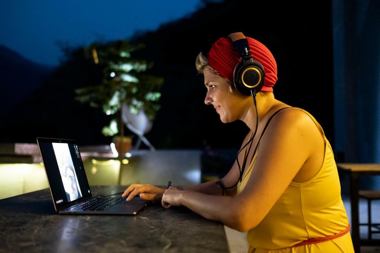 Bunkstay Coworking Hostel & Glamping Rishīkesh Extérieur photo