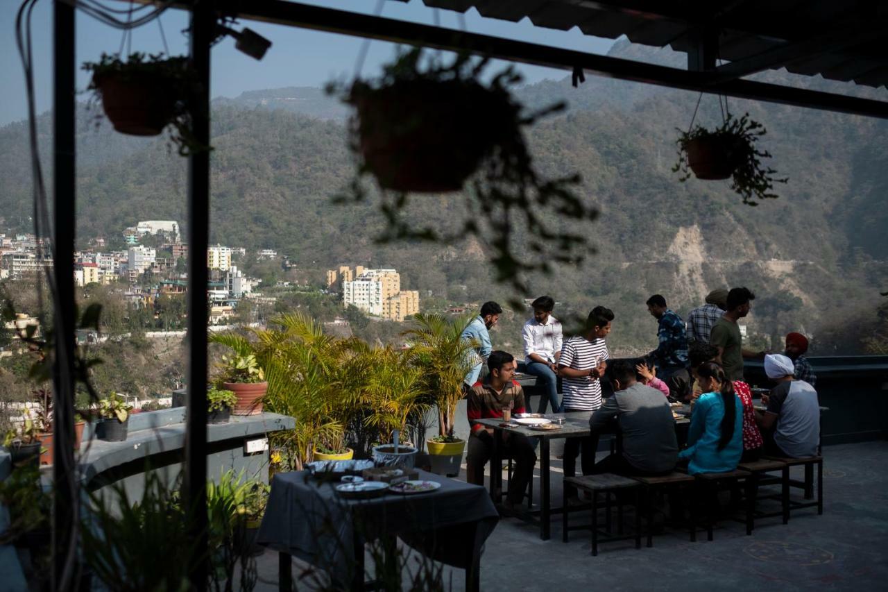 Bunkstay Coworking Hostel & Glamping Rishīkesh Extérieur photo