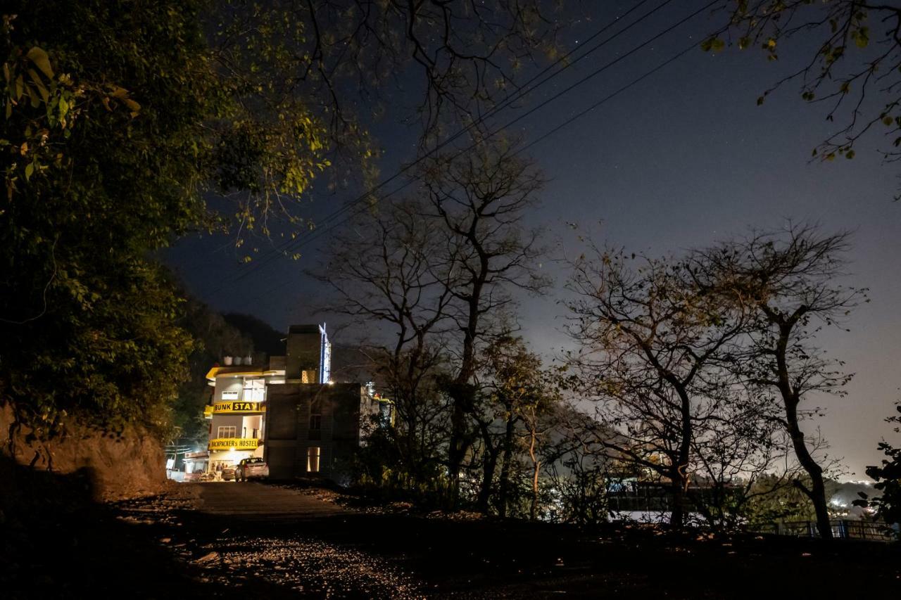 Bunkstay Coworking Hostel & Glamping Rishīkesh Extérieur photo