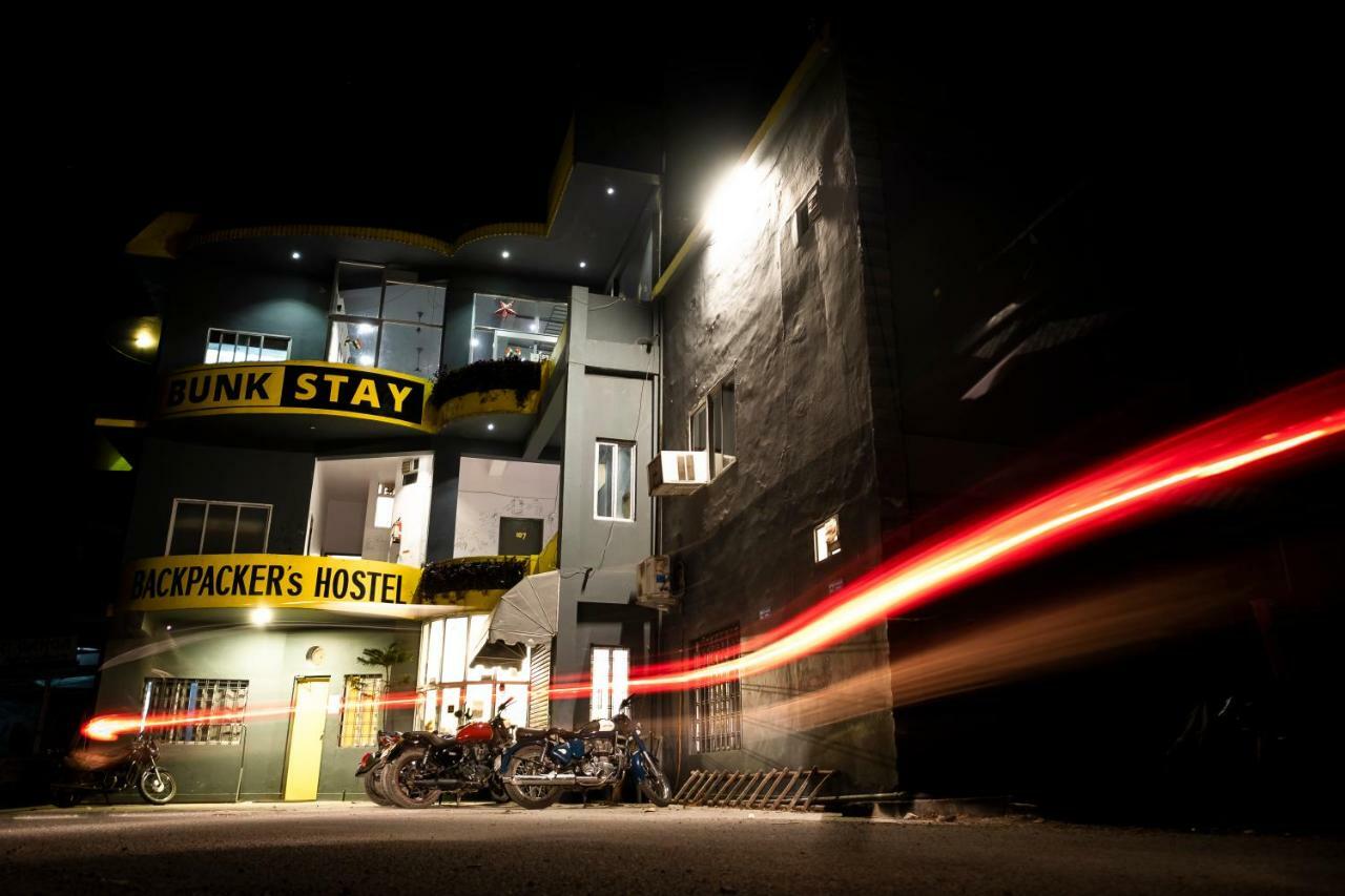 Bunkstay Coworking Hostel & Glamping Rishīkesh Extérieur photo