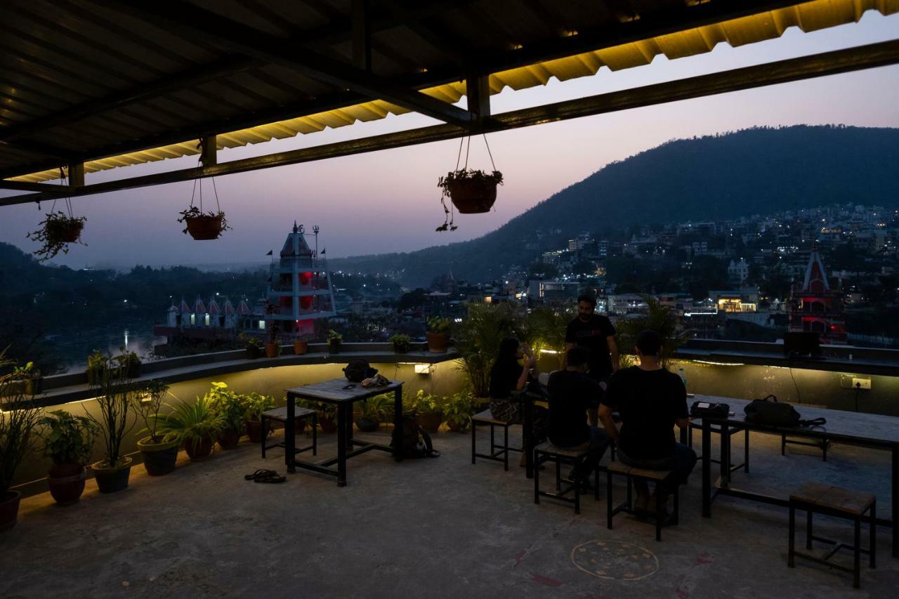 Bunkstay Coworking Hostel & Glamping Rishīkesh Extérieur photo